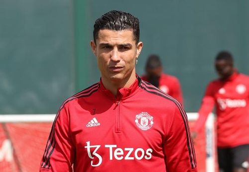 Ronaldo gặp khó trong việc tìm bến đỗ bởi tuổi tác và mức lương cao.