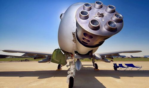 Ra đời từ năm 1977, các cường kích cơ A-10 Thunderbolt II hay còn biết đến với biệt danh "lợn lòi" là một trong những loại máy bay cường kích đáng sợ nhất hiện nay trên thế giới.