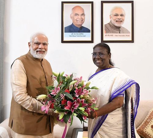 Thủ tướng Ấn Độ Narendra Modi chúc mừng chiến thắng của bà Murmu. Nguồn: F/Narendra Modi.