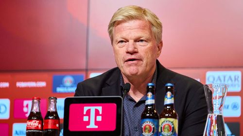 Kahn tuyên bố thẳng Bayern khó mua Ronaldo