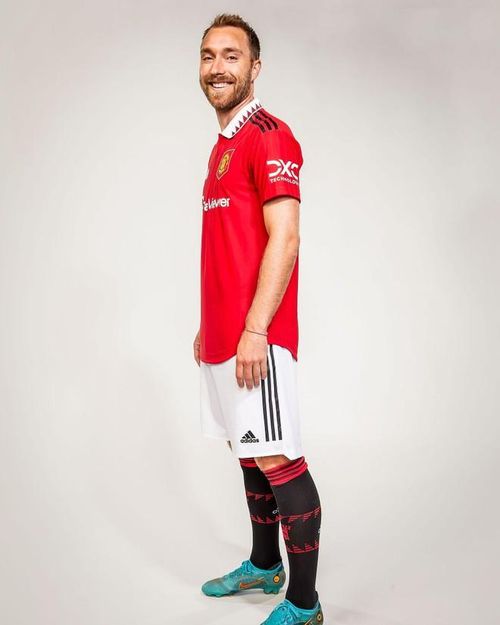 Eriksen tưới rói ra mắt Quỷ đỏ