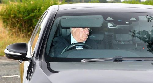 Sir Alex có nhiệm vụ thuyết phục Ronaldo ở lại