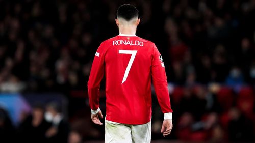 Ronaldo quay lưng với Man Utd.