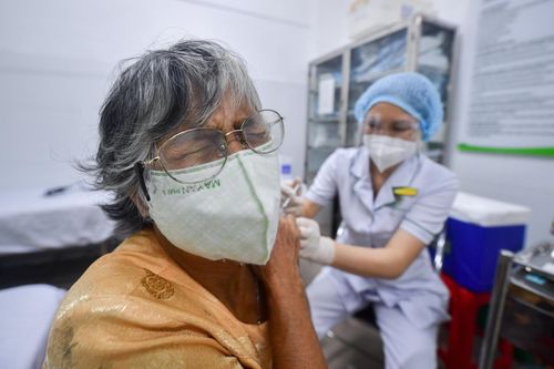Mũi nhắc lại vaccine Covid-19 vẫn còn hiệu quả trong giảm nguy cơ nhiễm nCoV và diễn biến nặng. Ảnh minh họa: Duy Hiệu.