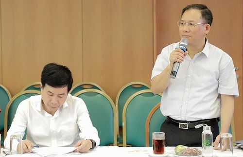 Phó Tổng Giám đốc Bảo hiểm xã hội Việt Nam Lê Hùng Sơn chia sẻ tại chương trình (Ảnh: VSS).