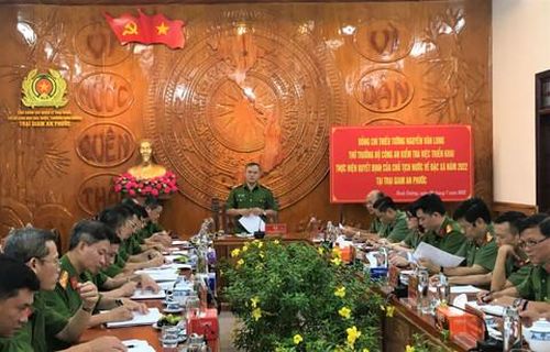 Thứ trưởng Nguyễn Văn Long phát biểu tại buổi làm việc với Trại giam An Phước và Trại giam Phú Hòa
