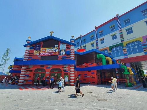 Legoland có rất nhiều trò chơi và hoạt động thú vị mà các trẻ em từ 2-12 tuổi có thể vui chơi cùng gia đình.