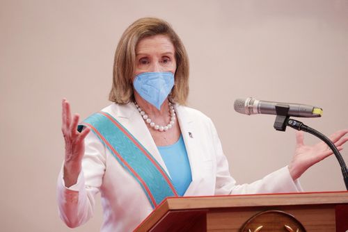  Trong khi đó, bà Pelosi cho biết “trong khi tôn trọng chính sách một Trung Quốc, sự đoàn kết của chúng tôi với Đài Loan là quan trọng hơn bao giờ hết". 