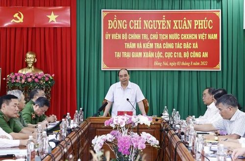 Chủ tịch nước Nguyễn Xuân Phúc phát biểu chỉ đạo tại buổi làm việc tại trại giam Xuân Lộc