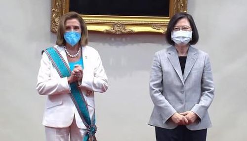 Bàm Pelosi (trái) gặp nhà lãnh đạo Đài Loan - Thái Anh Văn (phải) sáng 3-8 - Ảnh: Taiwan News