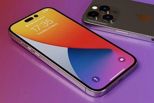 Dòng iPhone 13 đều sử dụng màn hình OLED nhưng chỉ có cặp iPhone 13 Pro được tích hợp tính năng ProMotion. Tính năng này mang đến cho màn hình tốc độ làm mới 120Hz, cho trải nghiệm mượt mà hơn khi chơi game vượt quá tốc độ 60 khung hình/ giây.