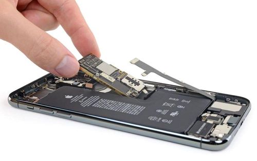 Thời lượng pin lướt web trên 5G của Pixel 6 Pro chỉ đạt 7 giờ 55 phút, còn iPhone 13 Pro Max kéo dài hơn 12 giờ và dự đoán iPhone 14 Max sẽ đạt kết quả tương tự (Ảnh: Int)