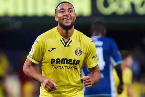 Chelsea đàm phán Danjuma