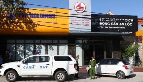Lực lượng Công an khám xét trụ sở Văn phòng đại diện FVP Trade tại Quảng Bình. 