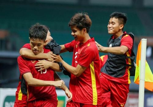 U19 Việt Nam cần mài giũa thêm kinh nghiệm ở những giải đấu từ chính thức đến giao hữu.