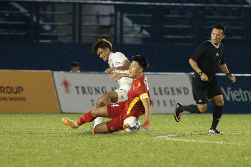  Vắng Văn Trường là tổn thất nặng nề với U19 Việt Nam. Ở 3 trận đã qua tại giải U19 Quốc tế 2022, anh luôn chơi nổi bật nhờ kỹ thuật, tốc độ và sự tinh quái. Văn Trường là cầu thủ bị phạm lỗi nhiều bậc nhất bên phía U19 Việt Nam. 
