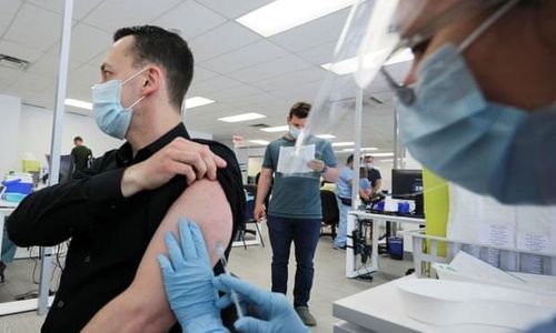 Tiêm vaccine phòng bệnh đậu mùa khỉ ở Canada. (Nguồn: Reuters)
