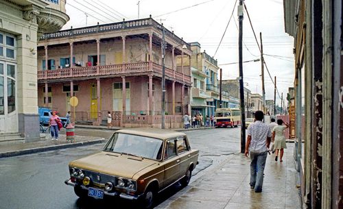Đường phố ở Cienfuegos.