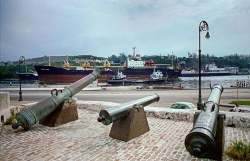 Tàu chở hàng của Liên Xô ở cảng Havana.