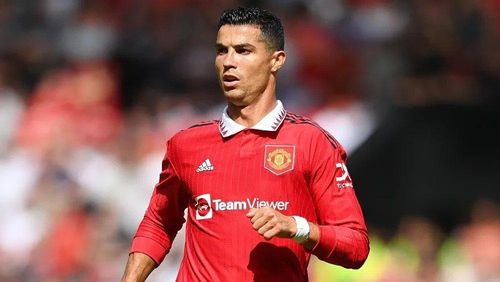 Cảm thấy không ra đi được, Ronaldo đã quay trở lại tập luyện nhằm tìm kiếm vị trí trong đội hình thi đấu chính thức tại Man Utd.