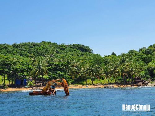 Máy múc bị dìm xuống biển gây ghỉ, sét nguy cơ vỡ luyn nhờn ô nhiễm giết chết vùng san hô xung quanh.
