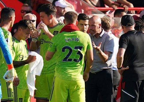 MU thời Erik ten Hag với nhiều khó khăn bủa vây
