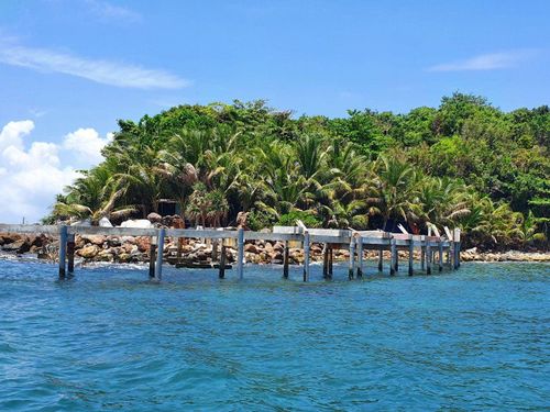 Đến hiện tại, Hòn Mây Rút ngoài bị “tàn phá”, nhìn vào không khác gì một đại công trường