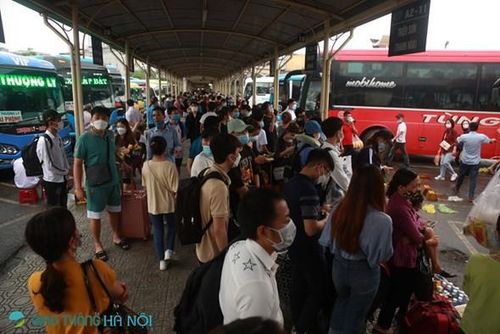 Đảm bảo trật tự an toàn giao thông đô thị, trật tự công cộng nhằm phục vụ tốt nhu cầu đi lại của hành khách trong dịp lễ quốc khánh 2/9/2022.