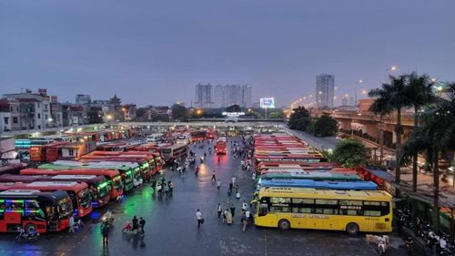 Các bến xe tăng chuyến phục vụ dịp nghỉ lễ 2/9. Ảnh: Bích Thủy