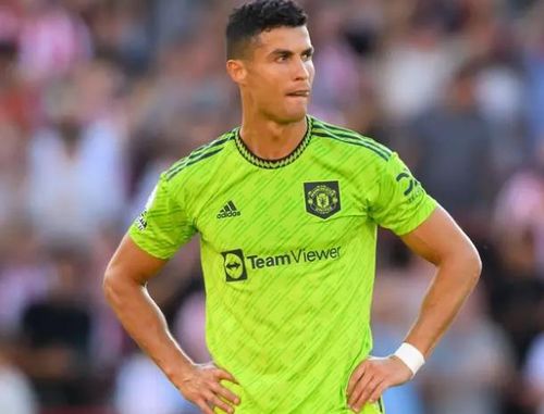 Ronaldo muốn rời MU nhưng không tìm được đội bóng nào chịu ký mà đáp ứng được yêu cầu của anh