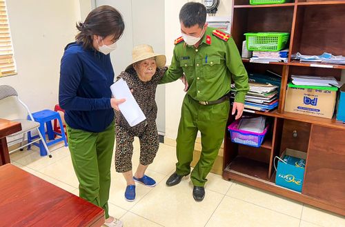 Phương châm 100% công dân trên địa bàn được cấp CCCD điện tử và Định danh điện tử.
