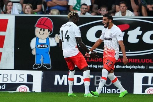  West Ham phòng ngự tập trung và tận dụng tốt cơ hội để nhân đôi cách biệt khi hiệp hai mới diễn ra được 5 phút. Từ pha kiến tạo của Maxwel Cornet, Said Benrahma sút hiểm hóc vào góc xa bên trái, hạ gục thủ môn. 