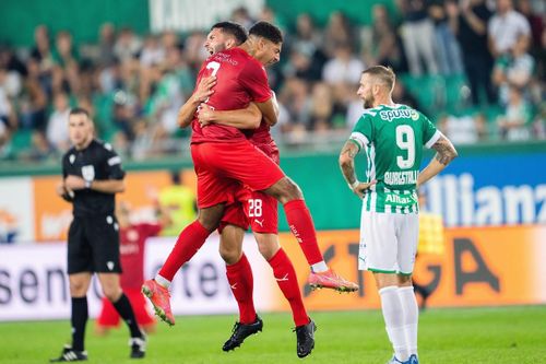 Vaduz tiếp tục tạo nên cú sốc ở cúp châu Âu mùa này khi vượt qua Rapid Vienna (hay còn lại là Rapid Wien), đội bóng được đánh giá cao hơn ở vòng play-off cuối cùng UEFA Europa Conference League. Sau trận hòa 1-1 ở lượt đi, đại diện từ Liechtenstein đánh bại đối thủ 1-0 ngay trên đất Áo.