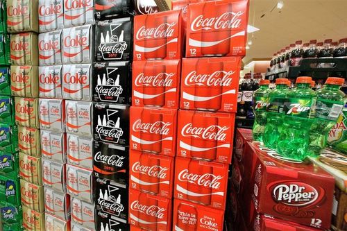 Hãng Coca-Cola Beverage Philippines thông báo tạm ngừng hoạt động tại 4 nhà máy sản xuất do thiếu đường. Ảnh: AP