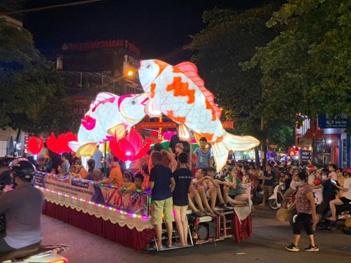 Chi phí làm xe đèn trung thu lần đầu tiên là lớn nhất