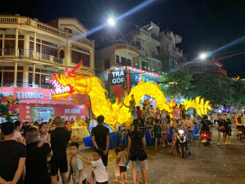Chi phí làm một xe đèn trung thu cũng tốn khá nhiều chi phí