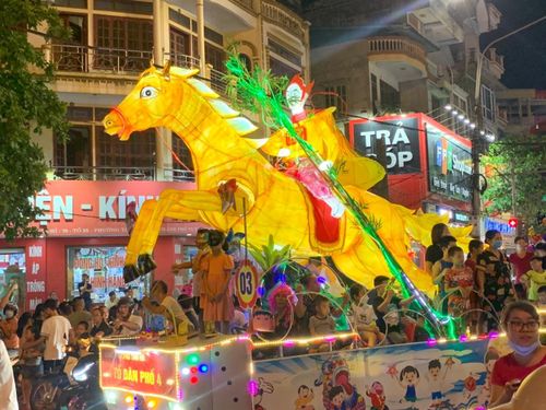 Một tổ dân phố chọn hình tượng Thánh Gióng cưỡi ngựa sắt nhổ tre đánh giặc