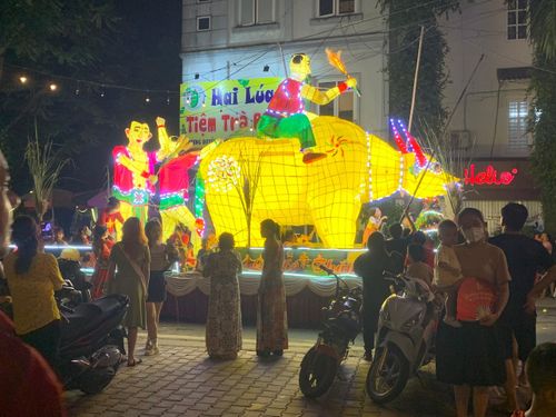 Mô hình đèn trung thu mục đồng cưỡi trâu rất ấn tượng