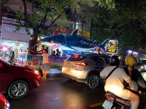 Hình tượng chú cá khổng lồ