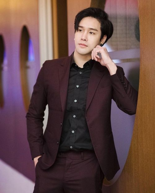 3 diễn viên Thunsiwat Chantanukul, Pinky Savika và Kasem Kolpraneet hiện bị tạm giam vì cáo buộc tham gia đường dây lừa đảo Forex-3D. Ảnh: Sanook.