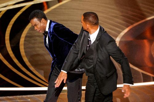 Cú tát gây chấn động của Will Smith. 