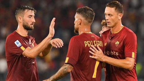 Roma không kiểm soát bóng nhiều nhưng cho thấy sự nguy hiểm ở mỗi pha lên bóng. Họ tung ra 15 cú sút và có 8 lần đưa bóng đi trúng đích dù chỉ có 39% thời lượng kiểm soát bóng. Sau giờ nghỉ, Roma có thêm bàn thứ 3 do công của Ibanez.