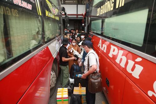 Chật vật hành trình về quê trước kỳ nghỉ lễ. 