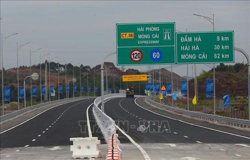 Tuyến cao tốc rút ngắn thời gian từ Móng Cái đến Hạ Long còn 1 giờ 30 phút (đi theo QL18 mất khoảng 3 giờ); từ Hà Nội đi cửa khẩu Móng Cái chỉ còn 3 giờ (hiện tại mất 5,5 giờ).