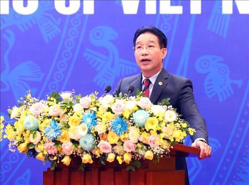 Phó Chủ nhiệm Văn phòng Chủ tịch nước Phạm Thanh Hà trả lời câu hỏi của phóng viên các ơ quan thông tấn, báo chí trong nước và quốc tế.