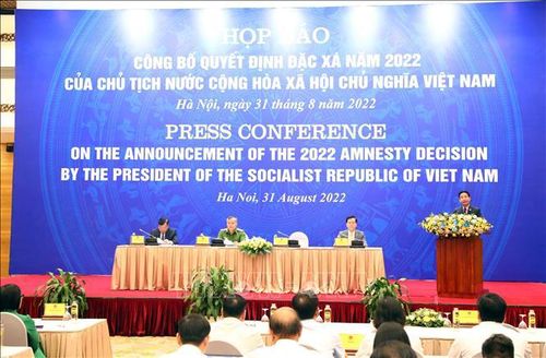 Quang cảnh buổi họp báo.