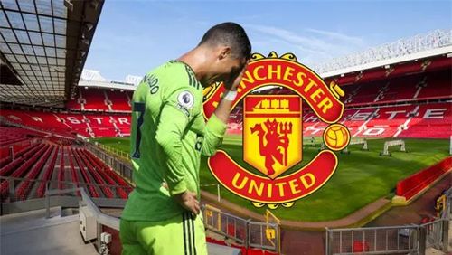 Ronaldo vùng vẫy muốn rời MU trong cả mùa Hè nhưng không thành công