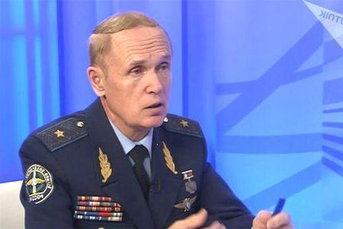 Theo Thiếu tướng Popov, trong thời gian gần đây, cường kích Su-25 không bay một mình mà nó được triển khai theo cặp hoặc bay theo chuyến, các phi công đã sử dụng đa dạng cả vũ khí có và không điều khiển.