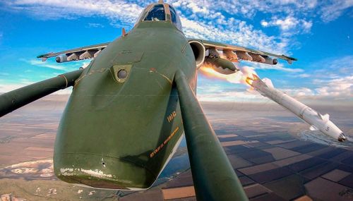 "Su-25 là một máy bay chiến đấu rất đáng tin cậy, nó thực hiện hầu hết mọi nhiệm vụ trong việc sử dụng vũ khí hàng không”, phi công quân sự giấu tên của Nga cho biết trong cuộc trả lời phỏng vấn.