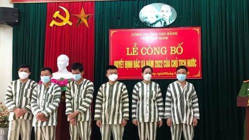 Trại Tạm giam, Công an tỉnh Cao Bằng tổ chức công bố quyết định đặc xá của Chủ tịch nước đối với 6 phạm nhân.